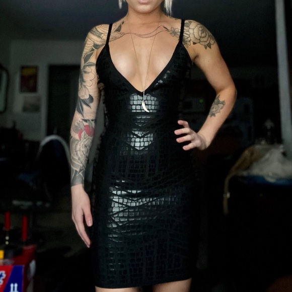 black snakeskin dress Black Sleeveless Lace A Line Midi Dress With Ruffles